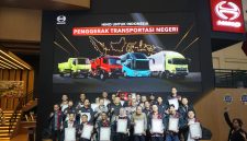 PT Hino Motors Sales Indonesia (HMSI) menyerahkan penghargaan Hino Bodymaker Award 2026 kepada mitra karoseri terbaik pada ajang GIIAS 2026 di ICE BSD City, Tangerang, Selasa (4/8/2026).
