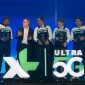 Jajaran manajemen PT XLSMART Telecom Sejahtera Tbk bersama perwakilan Ookla memperlihatkan penghargaan Speedtest Awards™ H1 2026 dalam peluncuran XL Ultra 5G+ di Jakarta, Senin (3/8/2026). XL meraih empat penghargaan bergengsi, yakni Best Mobile Network, Best 5G Network, Fastest 5G, dan Best 5G Video Experience di Indonesia. Foto: Dok. XLSMART.