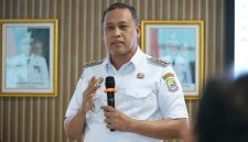 Wali Kota Bekasi Tri Adhianto memimpin rapat pembahasan MCSP-RBS 2026 di Balai Kota Bekasi, Rabu (5/8/2026), guna memperkuat sistem pengawasan berbasis risiko dan pencegahan korupsi di lingkungan Pemkot Bekasi.