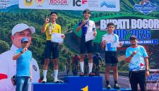 Atlet balap sepeda Kota Bekasi, Dharmawan Bekti, berhasil meraih podium pertama nomor Criterium Men Youth Jawa Barat pada Bupati Bogor Cup 2026 di Pakansari, Bogor, Sabtu (8/8/2026).