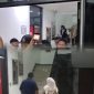Di tengah proses pemeriksaan tersangka, sekitar pukul 18.00 WIB, seorang anggota DPRD Kabupaten Bekasi terlihat datang ke lingkungan Kejaksaan Negeri Kabupaten Bekasi.