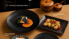 Keterangan foto:
Empat Signature Dish terbaru BATIQA Hotel Jababeka, yakni Arsik Barramundi, Tahu Cabe Garam, Otak-Otak Kenangan, dan Dori Dabu-Dabu, resmi diluncurkan sebagai bagian dari eksplorasi cita rasa autentik Indonesia dengan sentuhan modern.
