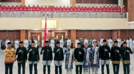 Pengukuhan Paskibraka Kabupaten Bekasi dilakukan Pelaksana Tugas (Plt) Bupati Bekasi Dr. Asep Surya Atmaja di Gedung Wibawa Mukti, Cikarang Pusat, Sabtu (15/8/2026).