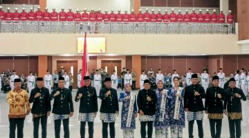 Pengukuhan Paskibraka Kabupaten Bekasi dilakukan Pelaksana Tugas (Plt) Bupati Bekasi Dr. Asep Surya Atmaja di Gedung Wibawa Mukti, Cikarang Pusat, Sabtu (15/8/2026).