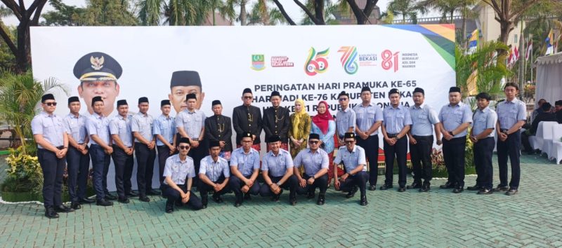Jajaran dan pegawai Perumda Tirta Bhagasasi Bekasi berfoto bersama dalam rangkaian kegiatan peringatan Hari Pramuka ke-65 dan Hari Jadi Kabupaten Bekasi ke-76. Momentum ini turut menjadi ajang memperkuat kebersamaan dan soliditas internal Perumda Tirta Bhagasasi.