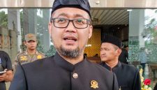 Ketua DPRD Kabupaten Bekasi, Ade Sukron, pada Sabtu (15/8/2026).