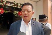 Kepala Bidang Pengendalian dan Pengawasan (Wasdal) Bapenda Kota Bekasi, Agustinus Prakoso, saat memberikan keterangan terkait penertiban reklame yang belum berizin dan belum memenuhi kewajiban pajak di Kota Bekasi.