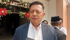 Kepala Bidang Pengendalian dan Pengawasan (Wasdal) Bapenda Kota Bekasi, Agustinus Prakoso, saat memberikan keterangan terkait penertiban reklame yang belum berizin dan belum memenuhi kewajiban pajak di Kota Bekasi.