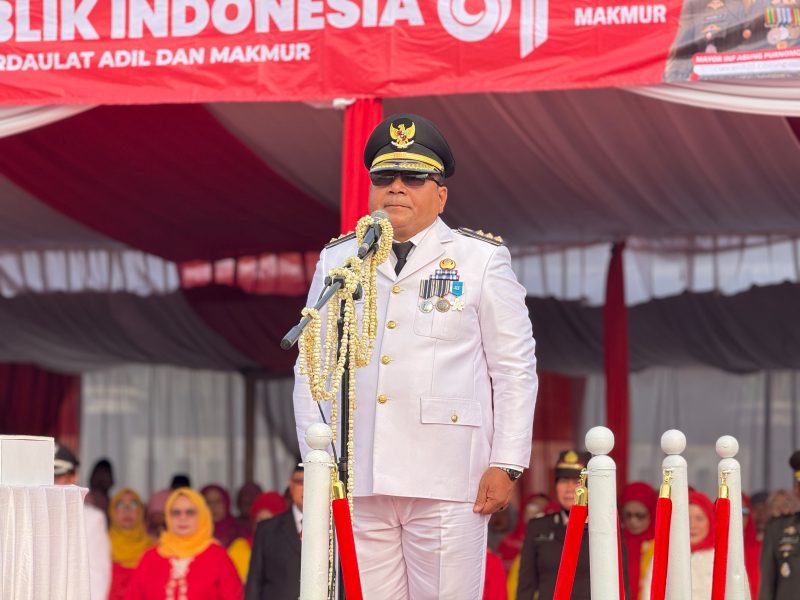 Camat Cibitung saat menjadi inspektur upacara HUT ke-81 Kemerdekaan RI di Kecamatan Cibitung, Kabupaten Bekasi.