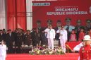 Keterangan foto: Plt. Bupati Bekasi Asep Surya Atmaja memimpin upacara peringatan HUT ke-81 Kemerdekaan Republik Indonesia di Kompleks Pemerintah Kabupaten Bekasi, Senin (17/8/2026). Upacara berlangsung khidmat dan diikuti jajaran pemerintah daerah serta unsur TNI, Polri, dan tamu undangan.