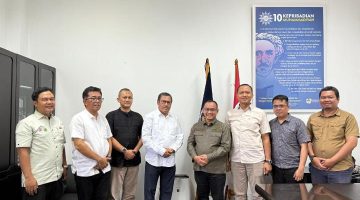 Keterangan foto: Ketua PERPANI Kota Bekasi Sardi Efendi bersama jajaran Universitas Muhammadiyah (UM) Indonesia berfoto usai pertemuan membahas rencana penyediaan lapangan panahan di Kampus UM Indonesia, Kota Bekasi, Rabu (19/8/2026).
