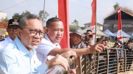 Menteri Koordinator Bidang Pangan Zulkifli Hasan (Zulhas) bersama jajaran Pemerintah Kota Bekasi saat menghadiri rangkaian kegiatan Apel GEBRAK dan groundbreaking pembangunan PSEL Kota Bekasi di kawasan Bantargebang, Rabu (26/8/2026).