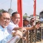 Menteri Koordinator Bidang Pangan Zulkifli Hasan (Zulhas) bersama jajaran Pemerintah Kota Bekasi saat menghadiri rangkaian kegiatan Apel GEBRAK dan groundbreaking pembangunan PSEL Kota Bekasi di kawasan Bantargebang, Rabu (26/8/2026).