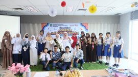 Bunda Literasi Kota Bekasi Wiwiek Hargono Tri Adhianto saat menghadiri sekaligus menjadi juri Grand Final Lomba Menulis Cerpen Tingkat SMP/MTs Kota Bekasi Tahun 2026, Rabu (26/8/2026).