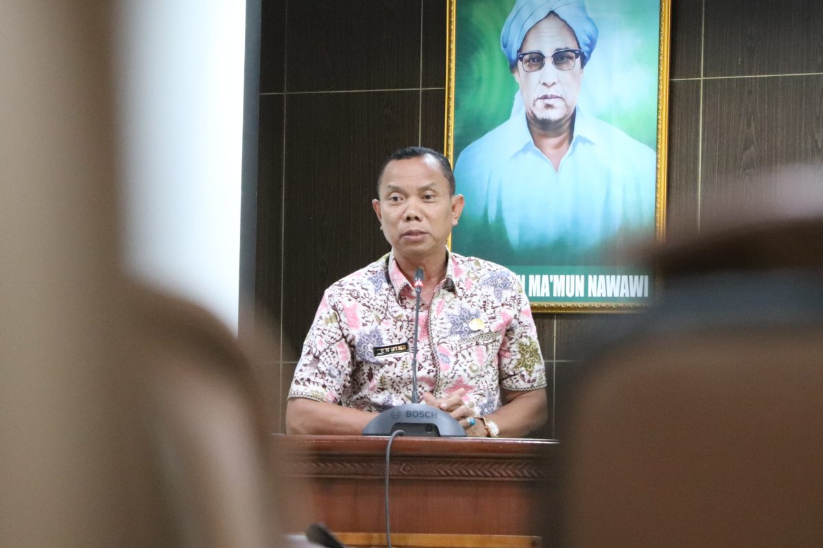 Ketua Panitia Seleksi (Pansel) Calon Kepala Desa Kabupaten Bekasi, Dr. H.M. Harun Alrasyid, M.Si., saat menyampaikan penjelasan terkait mekanisme dan bobot penilaian seleksi calon kepala desa di Kabupaten Bekasi. Seleksi dijadwalkan berlangsung pada 1–3 September 2026.