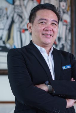 Tak Banyak yang Tahu, Hotel Manager Ini Pernah Jadi Staff Laundry hingga Driver