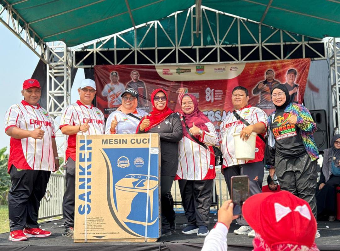 Camat Cibitung Encun Sunarto mendorong masyarakat menjadikan olahraga sebagai bagian dari aktivitas sehari-hari dalam rangka HUT Kabupaten Bekasi ke-76 dan HUT RI ke-81.
