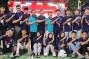 Keterangan foto: Warga RT 04 Perum Grand Permata, Kelurahan Palumbonsari, Karawang, mengikuti aksi bersih-bersih Sungai Cilamaran dalam rangkaian peringatan HUT ke-81 Kemerdekaan RI, Jumat (15/8/2026).