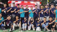 Keterangan foto: Warga RT 04 Perum Grand Permata, Kelurahan Palumbonsari, Karawang, mengikuti aksi bersih-bersih Sungai Cilamaran dalam rangkaian peringatan HUT ke-81 Kemerdekaan RI, Jumat (15/8/2026).
