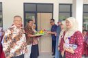 PT LX Pantos menyerahkan bantuan CSR berupa pembangunan tiga ruang kelas dan fasilitas toilet kepada SDN Gandasari 01, Kecamatan Cikarang Barat, Kabupaten Bekasi, Kamis (20/8/2026).