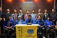 Pengurus dan kader PMII Kabupaten Bekasi berfoto bersama usai menyampaikan tujuh gugatan rakyat terkait pembangunan dan tata kelola pemerintahan Kabupaten Bekasi, Jumat (14/8/2026). Dalam aksi tersebut, PMII menyoroti isu pendidikan, ketenagakerjaan, kesehatan, lingkungan hidup, infrastruktur, perlindungan perempuan dan anak, serta reformasi birokrasi.
