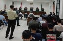Suasana persidangan perkara Nomor 297/Pid.B/2026/PN Ckr di Pengadilan Negeri Cikarang, Rabu (12/8/2026). Sejumlah terdakwa, kuasa hukum, dan pengunjung mengikuti jalannya persidangan.