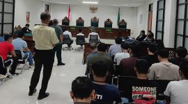 Suasana persidangan perkara Nomor 297/Pid.B/2026/PN Ckr di Pengadilan Negeri Cikarang, Rabu (12/8/2026). Sejumlah terdakwa, kuasa hukum, dan pengunjung mengikuti jalannya persidangan.