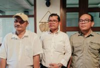Tiga pihak terkait memberikan keterangan dalam konferensi pers terkait beredarnya potongan video CCTV lift apartemen di Rumah Samedja, Kamis (3/9/2026). Mereka meminta masyarakat melihat rekaman secara utuh dan tidak menarik kesimpulan hanya dari video berdurasi 11 detik.