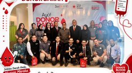Sejumlah karyawan Grand Zuri Jababeka berfoto bersama usai mengikuti kegiatan donor darah yang digelar Zuri Express Lippo Cikarang bersama Palang Merah Indonesia (PMI), Selasa (1/9/2026). Kegiatan tersebut menjadi bagian dari aksi sosial dan kepedulian terhadap masyarakat yang membutuhkan.