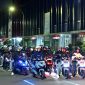 Sejumlah bikers komunitas Honda Vario mengikuti kegiatan New Honda Vario EVO 160 Night Ride bertema “Leave It Behind” yang digelar Wahana Makmur Sejati (WMS) di Tangerang, Jumat (28/8/2026).