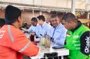 Hari Pelanggan Nasional 2026: Presiden Direktur & CEO XLSMART Rajeev Sethi (kedua kanan) bersama jajaran manajemen berdialog langsung dengan pelanggan dalam rangkaian Customer Day 2026 di Kedai Kopitata, Bandung, Kamis (3/9/2026). Kegiatan ini digelar serentak di sembilan wilayah Indonesia pada 3–6 September 2026 untuk mendengarkan pengalaman, kebutuhan, dan masukan pelanggan.