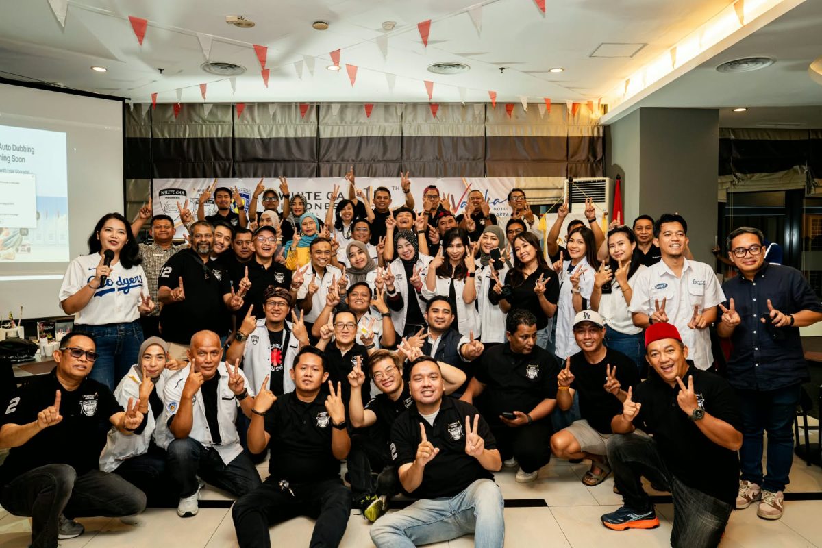 Ketua Regional WCI Betawi periode 2026-2028 Daeng Syahruddin bersama jajaran pengurus dan member saat puncak anniversary ke-12 WCI Betawi di Vasaka Hotel Jakarta, Sabtu (29/8/2026).