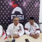 Keterangan foto:
Jajaran pengurus DPD PSI Kabupaten Cirebon mengikuti rapat konsolidasi bersama pengurus DPC se-Kabupaten Cirebon di kantor DPD PSI, Talun, Senin (7/9/2026). Konsolidasi dilakukan untuk memperkuat struktur organisasi dan mempersiapkan kader menghadapi Pemilu 2029.