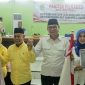 Dua calon Kepala Desa Muktiwari, H. Bahrudin, SE (nomor urut 1) dan H. Rusdi, SE (nomor urut 2), bersama pendukung dan panitia usai penetapan nomor urut Pilkades Desa Muktiwari, Kecamatan Cibitung, Kabupaten Bekasi, Rabu (9/9/2026). Kegiatan berlangsung dalam suasana kondusif dan diwarnai deklarasi damai menjelang Pilkades periode 2026–2034.