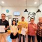 Tim Kantor Hukum 2000 bersama keluarga korban dalam pertemuan untuk membahas dan mengawal proses hukum terkait perkara yang melibatkan tiga anggota DPRD Kabupaten Timor Tengah Utara (TTU)./Istimewa