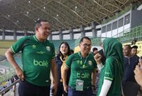 Wali Kota Bekasi bersama jajaran pejabat menyaksikan laga perdana Adhyaksa Bekasi FC di Stadion Patriot Candrabhaga, Kota Bekasi, Jumat (18/9/2026). Adhyaksa Bekasi FC harus mengakui keunggulan Persikad Depok dengan skor 1-2 dalam lanjutan Pegadaian Championship.