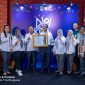Perwakilan Perumda Tirta Bhagasasi menerima penghargaan Terbaik I Kategori Pengelolaan Media Sosial Terbaik Subkategori Perangkat Daerah dan BUMD pada ajang DigiKom Fest Kabupaten Bekasi 2026.