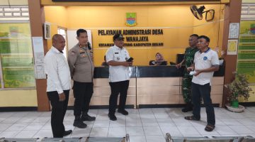 Camat Cibitung Encun Sunarto bersama Kapolsek Cibitung Kompol Dimmas Adhit Putranto dan Danramil Cibitung Mayor Inf. Agung Purnomo meninjau sejumlah desa usai Pilkades Serentak 2026 untuk memastikan situasi tetap aman dan pelayanan masyarakat berjalan normal.