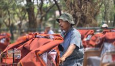 190 pembecak Bekasi disiapkan menerima becak listrik. Dishub segera menata pangkalan dan jalur operasional.