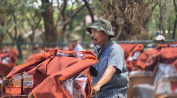 190 pembecak Bekasi disiapkan menerima becak listrik. Dishub segera menata pangkalan dan jalur operasional.