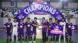 Tim futsal SMAN 8 Kabupaten Tangerang merayakan keberhasilan menjadi Juara 1 Preliminary Tangerang AXIS Nation Cup 2026. Mereka berhak melanjutkan perjuangan ke Final Nasional AXIS Nation Cup 2026.