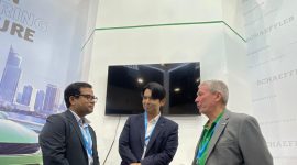 President Director PT Schaeffler Solutions Indonesia, Craig Edwards (kiri), President Vehicle Lifetime Solutions Japan & Southeast Asia, Chatchawan (Kai) Somjeen (tengah), dan Head of Global Two-wheeler Service Business Vehicle Lifetime Solutions Asia Pacific, Gaurav Mishra (kanan), saat berbincang di booth Schaeffler pada Automechanika Jakarta 2026. Dalam ajang tersebut, Schaeffler memperkenalkan lini produk aftermarket berbasis Original Equipment (OE) untuk kendaraan roda dua serta menampilkan solusi aftermarket untuk kendaraan penumpang, kendaraan komersial, dan traktor.