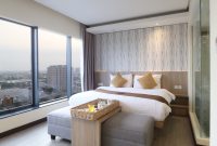 Vasaka Hotel Jakarta menghadirkan promo “Lazy Morning, Perfect Breakfast” yang memungkinkan tamu menikmati sarapan langsung di kamar sambil menikmati pemandangan Kota Jakarta.