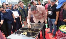Tri Adhianto Resmikan RTH di Kaliabang Tengah, Ada Mini Basket dan Lapangan Badminton