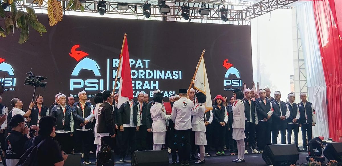Pengurus dan kader Partai Solidaritas Indonesia (PSI) Kabupaten Bekasi mengikuti rangkaian Rapat Koordinasi Daerah (Rakorda) PSI Kabupaten Bekasi. Kegiatan tersebut menjadi bagian dari konsolidasi organisasi dan penguatan gerakan PSI di tengah masyarakat.