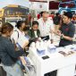 Pengunjung berdiskusi dengan perwakilan eksibitor di salah satu stan GIFA dan METEC Indonesia 2026 di JIExpo Kemayoran, Jakarta. Pameran ini mempertemukan pelaku industri dari berbagai negara untuk memperkenalkan teknologi dan solusi terbaru di bidang metalurgi, pengecoran logam, efisiensi energi, dan pemrosesan logam.