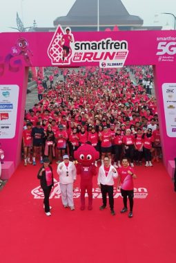 Ribuan Warga Palembang Tumpah Ruah di SMARTFREN FUN RUN 5G