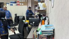 Tim Penyidik Jaksa Agung Muda Bidang Tindak Pidana Khusus (JAM PIDSUS) melakukan penggeledahan di salah satu ruangan kantor di Kota Bekasi, Kamis (17/9/2026), terkait penyidikan dugaan korupsi tata kelola KSO PT Minyak dan Gas Bumi (Perseroda) Kota Bekasi dengan PT Pertamina EP periode 2009–2024.