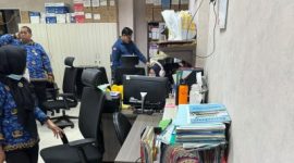 Tim Penyidik Jaksa Agung Muda Bidang Tindak Pidana Khusus (JAM PIDSUS) melakukan penggeledahan di salah satu ruangan kantor di Kota Bekasi, Kamis (17/9/2026), terkait penyidikan dugaan korupsi tata kelola KSO PT Minyak dan Gas Bumi (Perseroda) Kota Bekasi dengan PT Pertamina EP periode 2009–2024.