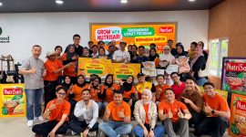 NutriSari memberikan apresiasi kepada para mitra melalui program Sahabat NutriSari Ideal. Sebanyak 22 operator terpilih dari berbagai daerah mendapatkan hadiah paket umroh sebagai bentuk penghargaan atas kontribusi dan loyalitas mereka.